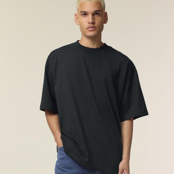 Blaster 2.0 - Das Unisex übergroße T-Shirt mit hohem Kragen Miniaturansicht